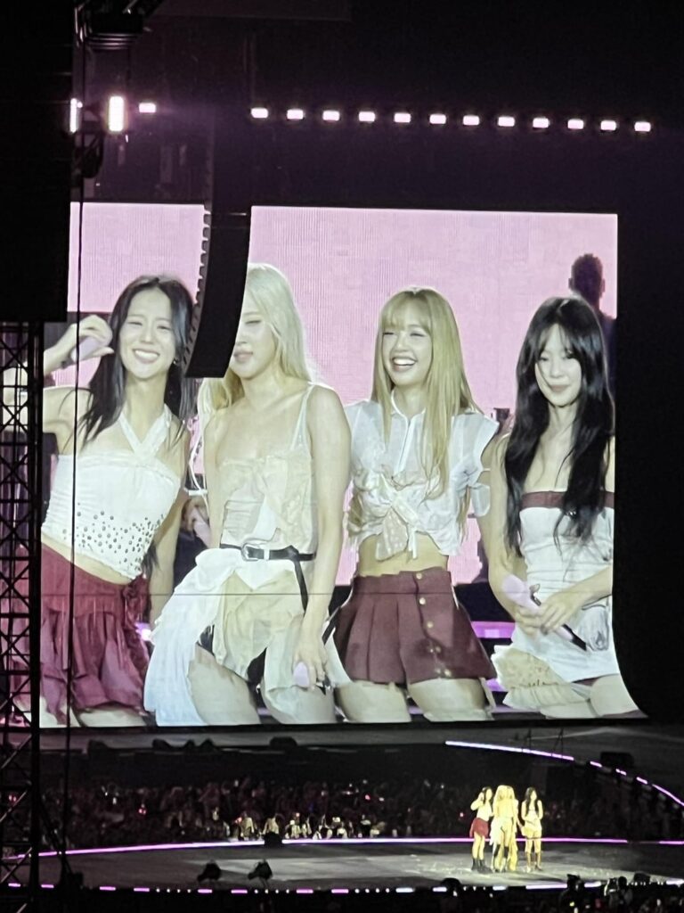 250815 - Wembley N1 🖤🩷