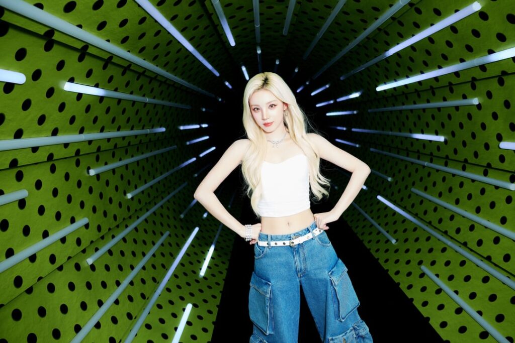 250811 تحديث Weibo الرسمي #2 - Yuqi