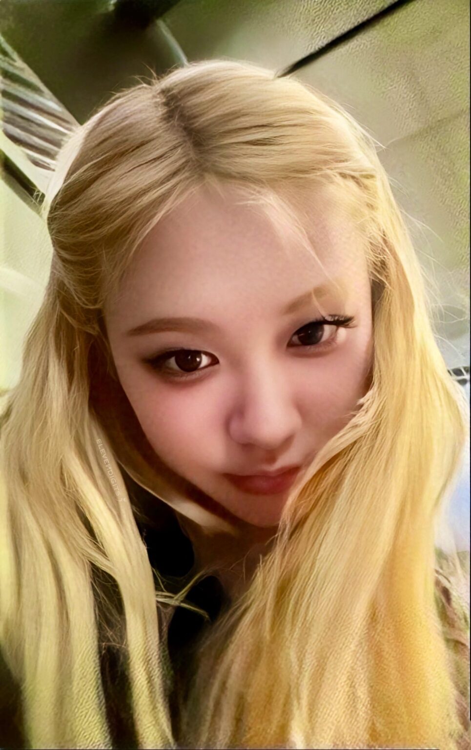 Rosé - 'Rosie' London PhotoCard الحصري