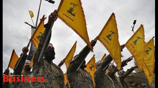 حزب الله يتحدى الدولة.. يرفض تسليم سلاحه وأنصاره يخرجون في مسيرات