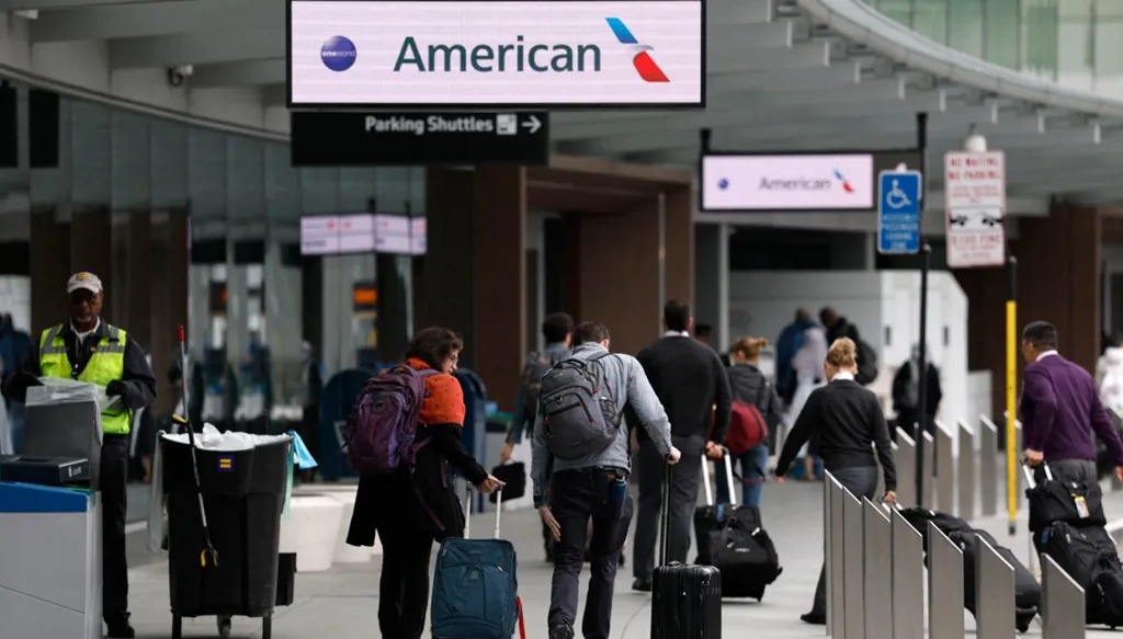 مسافرون في الولايات المتحدة (أ ف ب).