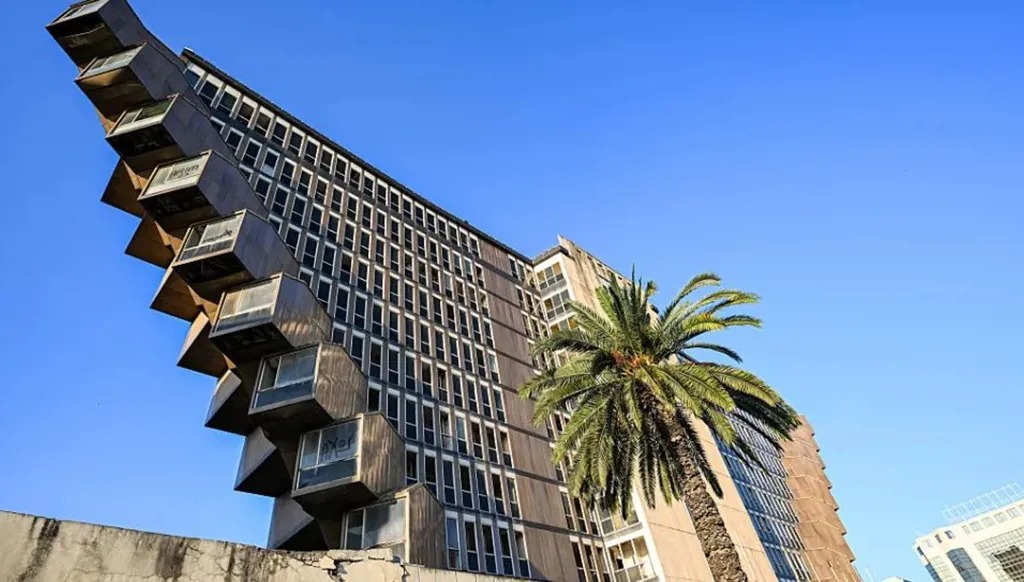 الهرم المقلوب في تونس (أ ف ب.)