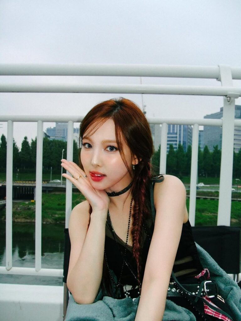 250813 تحديث Instagram في اليابان - مرتين اليابان 6 ألبوم 『العدو』 2025.08.27 الإصدار 「عدو」 ذكريات #Nayeon 💭