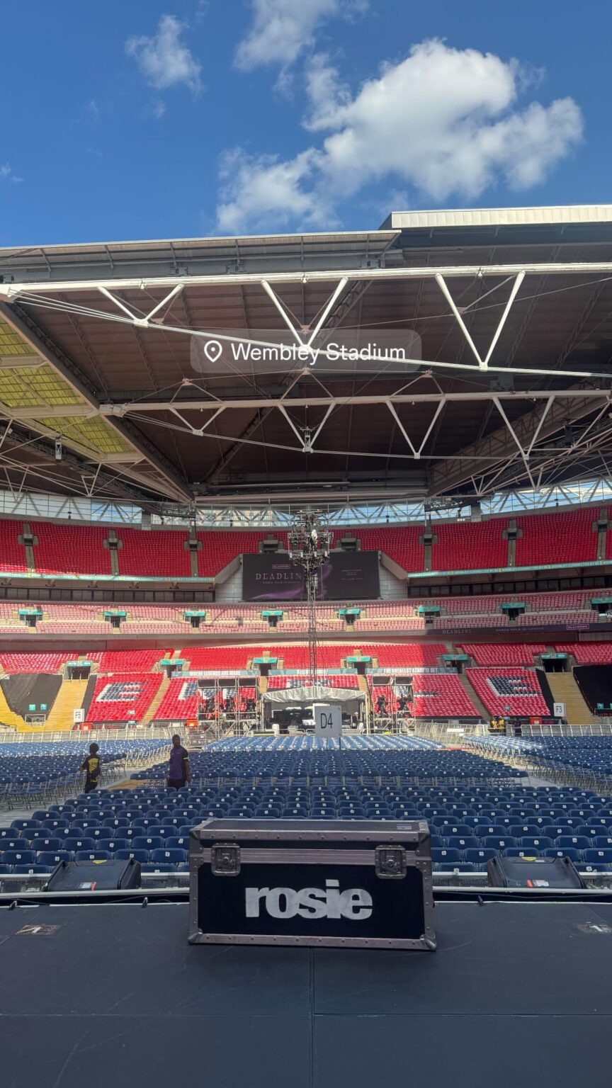 250816 تحديث قصة Joanday Ig مع الورود