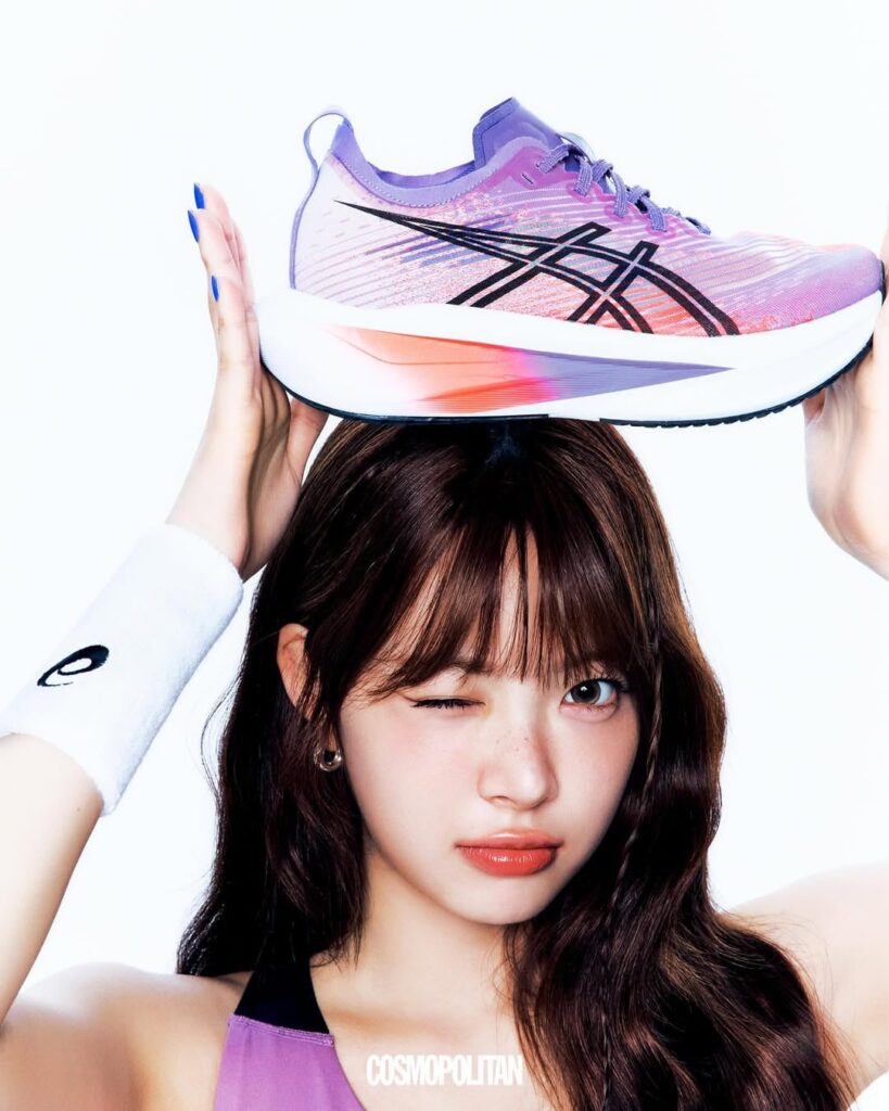 250826 Hong Eunchae - Cosmopolitan Sports x Asics Korea (رقم 1 المعاينة المصورة)