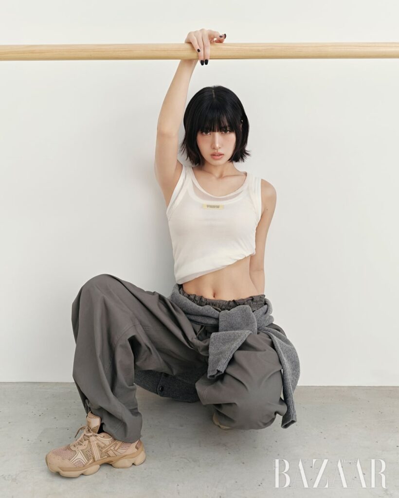 250813 Momo Instagram Update - 💛🌕⚠ #Onitsukatiger #tigrun #ultirs