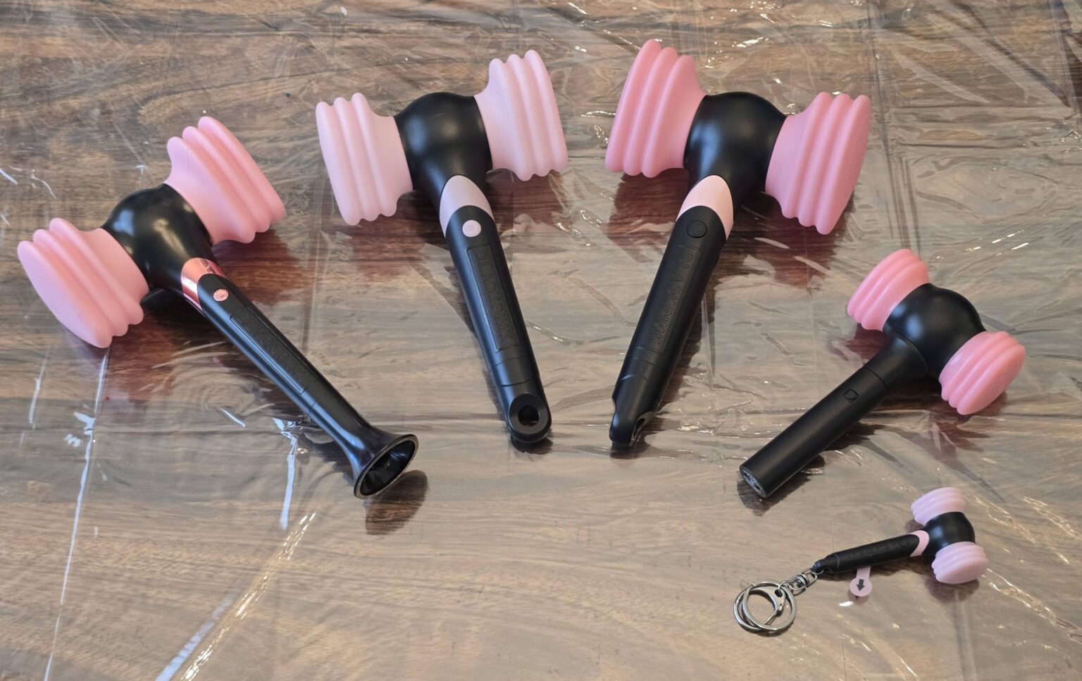 250809 مجموعة Blackpink Lighstick بعد الحصول على المفاتيح مؤخرًا!