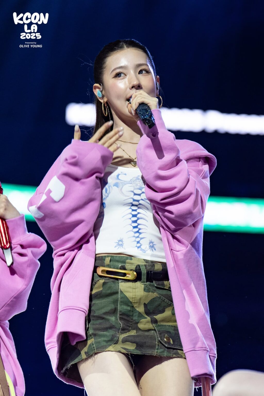 250827 KCON تحديثات مع مرحلة العد التنازلي I -LDER - M 💙 اليوم 3 تفريغ الصور (تركيز الأعضاء)