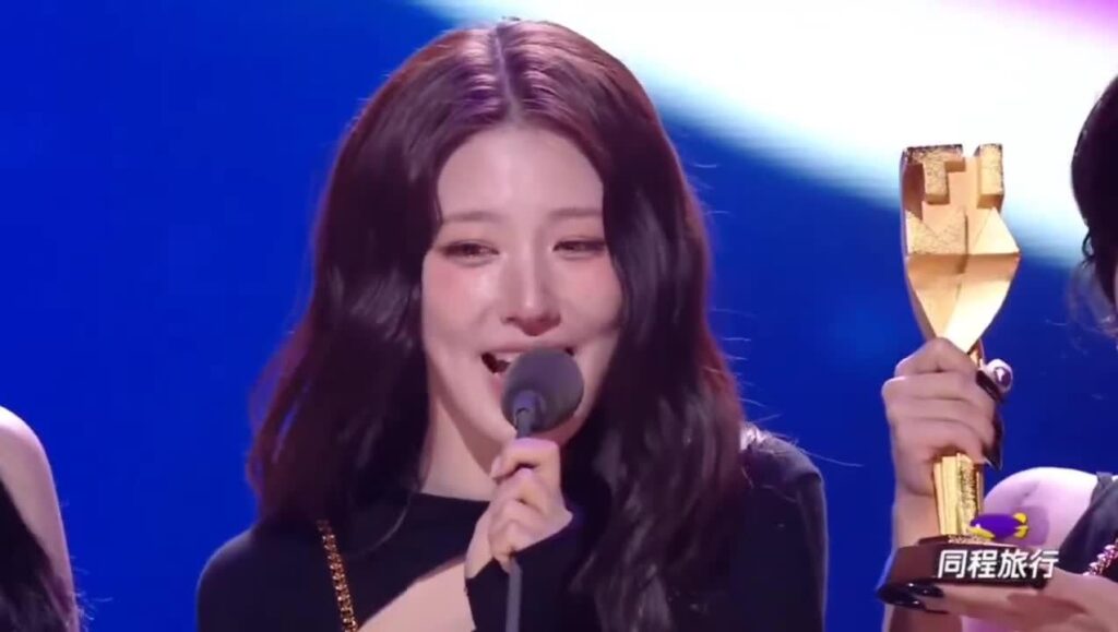 تتلقى I-LDLE جائزة أفضل مجموعة دولية للعام في حفل توزيع جوائز TMELIVE الدولية للموسيقى 2025