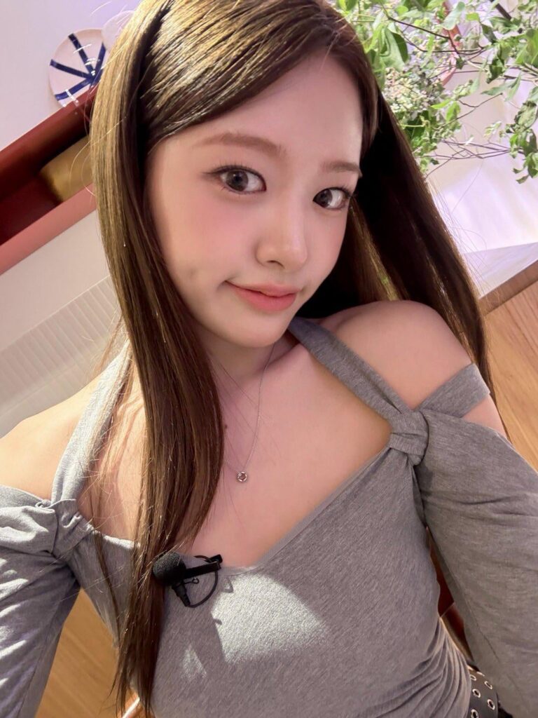 250824 ive تحديث Twitter الرسمي مع Yujin - تم الانتهاء من الجدول الخيالي 💕