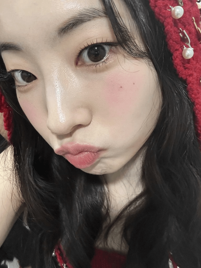 ملابس حمراء selcas [This is For era]