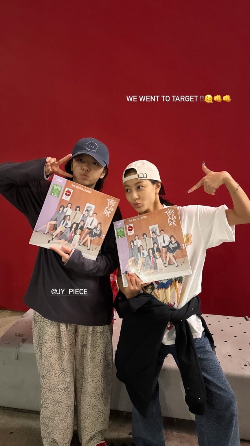 250802 تحديث Jihyo Instagram - ذهبنا إلى الهدف !!