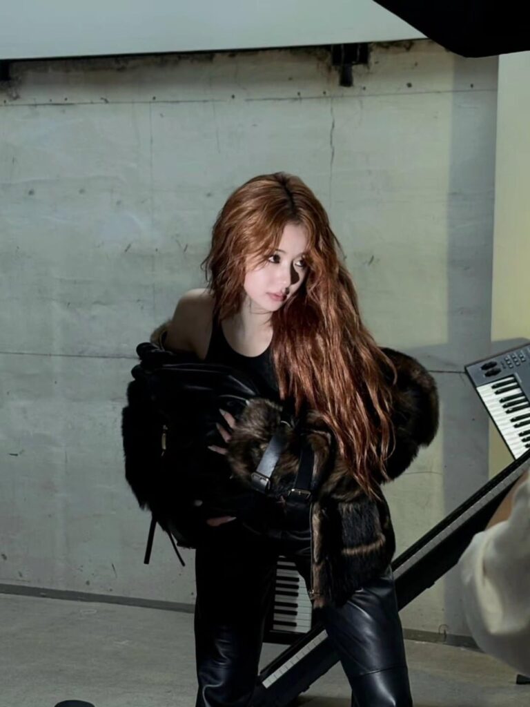 250823 تحديث Huh Yunjin Instagram