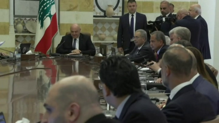 انطلاق جلسة الحكومة اللبنانية لبحث مصير سلاح "حزب الله"|فيديوهات وأخبار سياسية | شاشة إندبندنت عربية الحصرية" – اندبندنت عربية انطلاق جلسة الحكومة اللبنانية لبحث مصير سلاح "حزب الله"|فيديوهات وأخبار سياسية | شاشة إندبندنت عربية الحصرية" - اندبندنت عربية