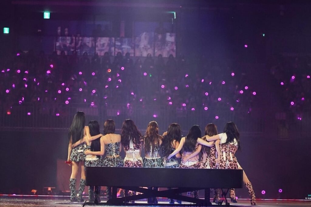 250806 Livenation Australia Instagram Update - مرة واحدة! اضبط الإنذارات الخاصة بك. تبدأ الأمة الحية لمدة مرتين  World Tour في أستراليا غدًا في الساعة 10 صباحًا Aest.⏰