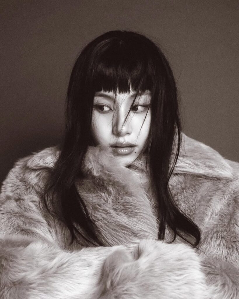 250829 تحديث Dazed Korea Instagram - ابق شاذًا مع Chaeyoung