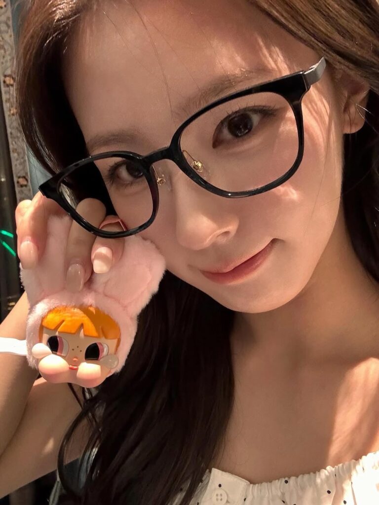 250812 Miyeon Instagram Update feat