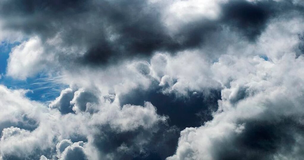 أمطار غزيرة ورياح شديدة وجريان سيول