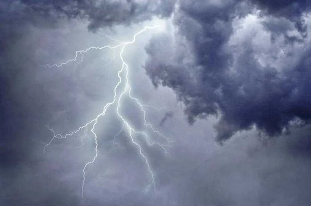 الفرصة ماتزال مهيأة لهطول أمطار رعدية غزيرة على هذه المناطق