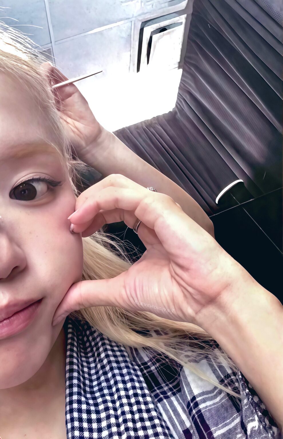 Rosé - 'Rosie' Jakarta photocard الحصري