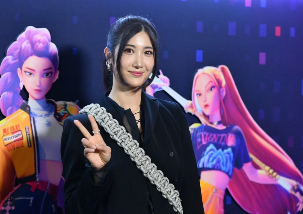 Ejae - "الموسيقى IS My Therapy": Meet 'Kpop Demon Hunters' Star Ejae @ Pix11 (250806)