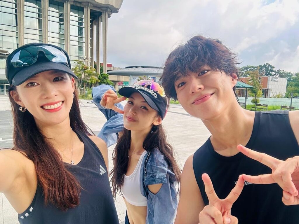 250821 Yeounjin2664 Instagram Update with Danielle & Bogum