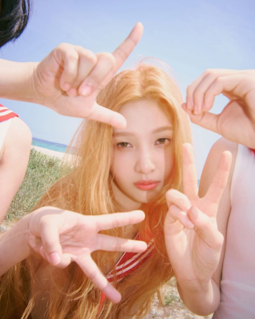 Red Velvet Joy - The 1st Mini Album: From Joy ، with Love (Teaser Image 2 - Friendship Love)