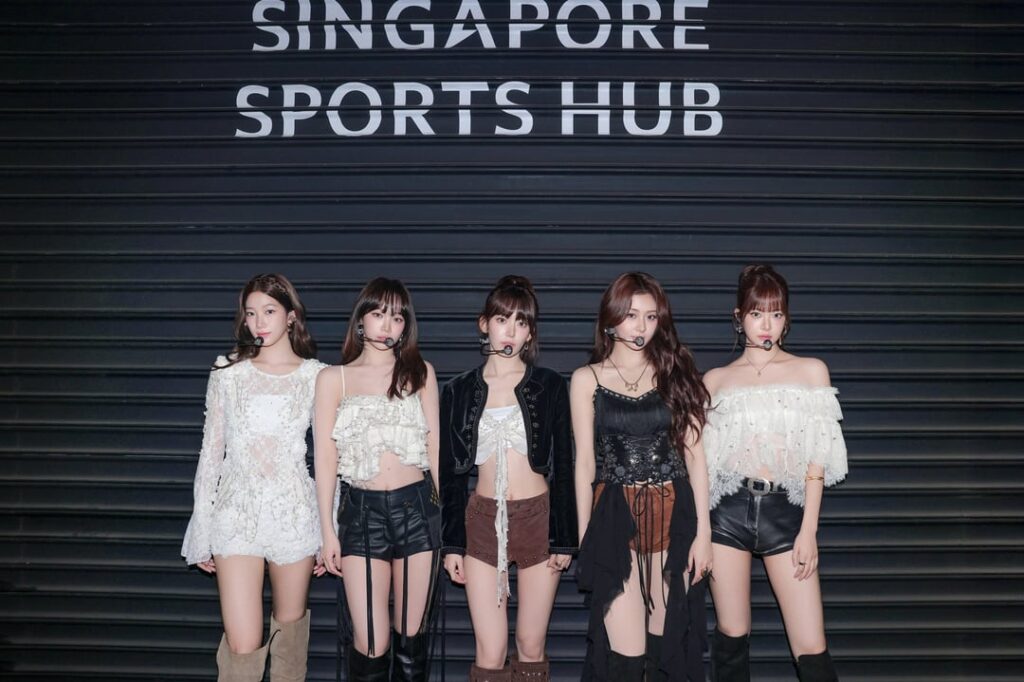 250816 Le Sserafim Twitter Update - في 2025 Le Sserafim Tour "Easy Crazy Hot" في سنغافورة