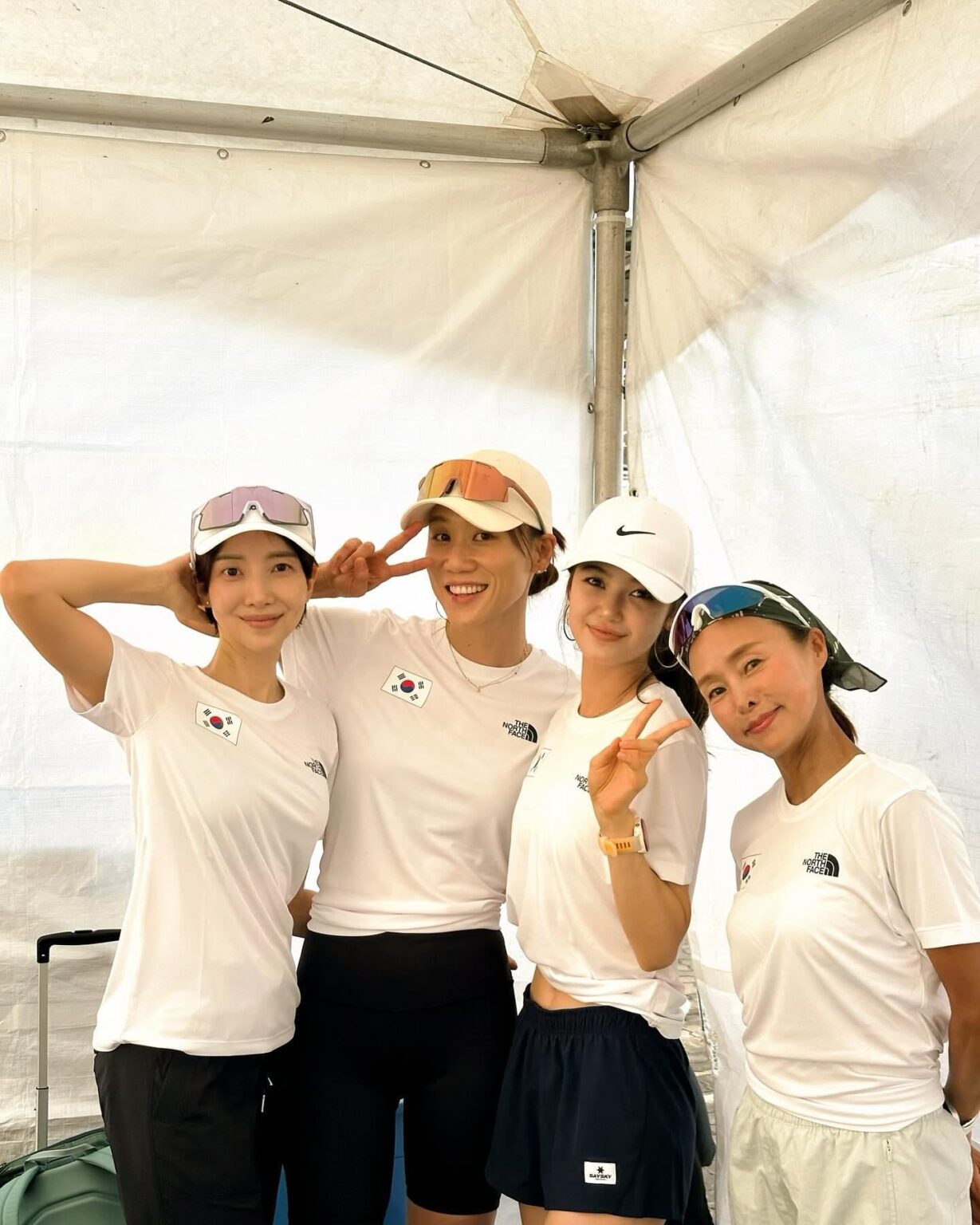 250815 Loveyoonsea (الممثلة يون سيه) تحديث Instagram مع دانييل