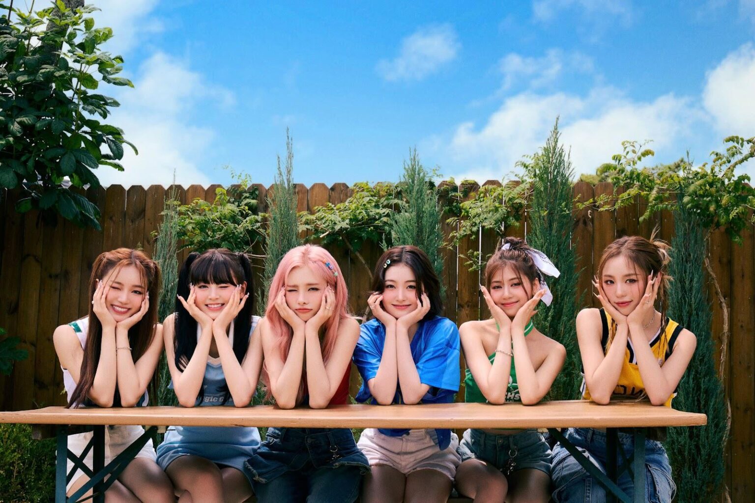 يفتح كوينز العين فصلًا جديدًا مع "Prism ep.01" @ kpopwise (250820)