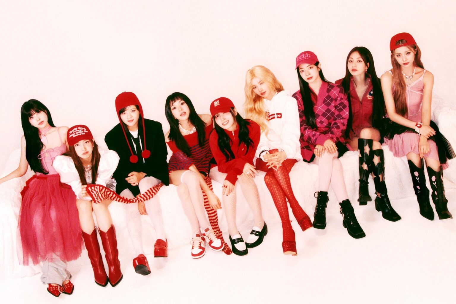 250803 SOOMPI - لاول مرة "استراتيجية" مرتين على الرسم البياني الرسمي في المملكة المتحدة بعد 8 أشهر