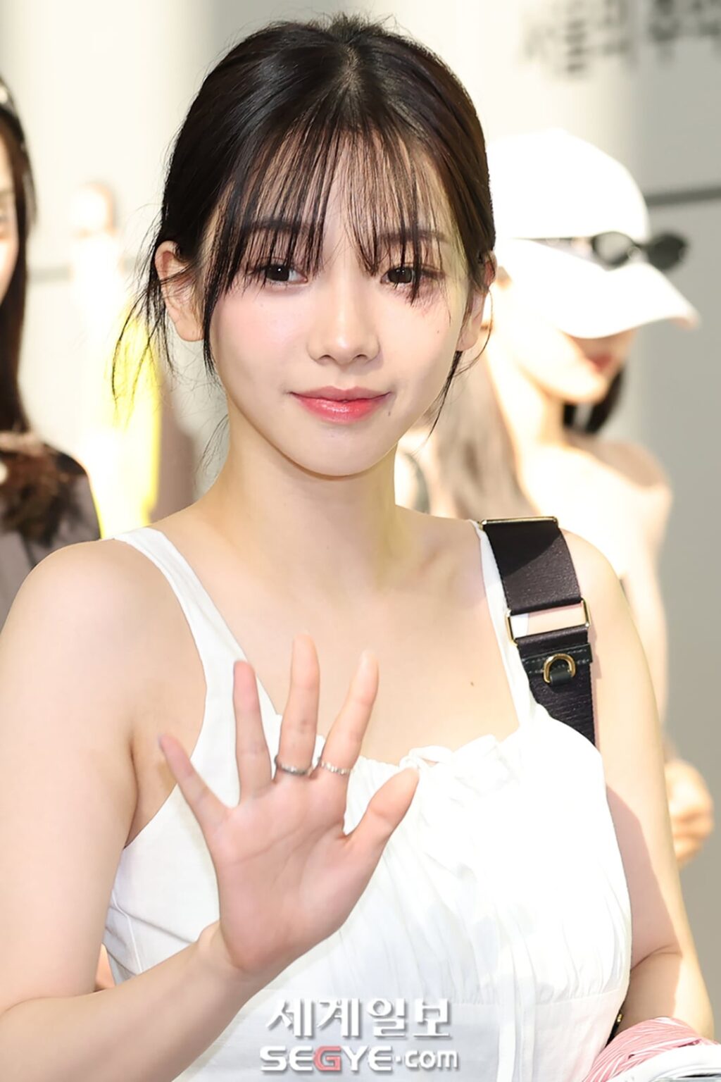 250808 رحيل AESPA إلى طوكيو لحضور لقاء وتحية و Smtown (صور الصحافة)