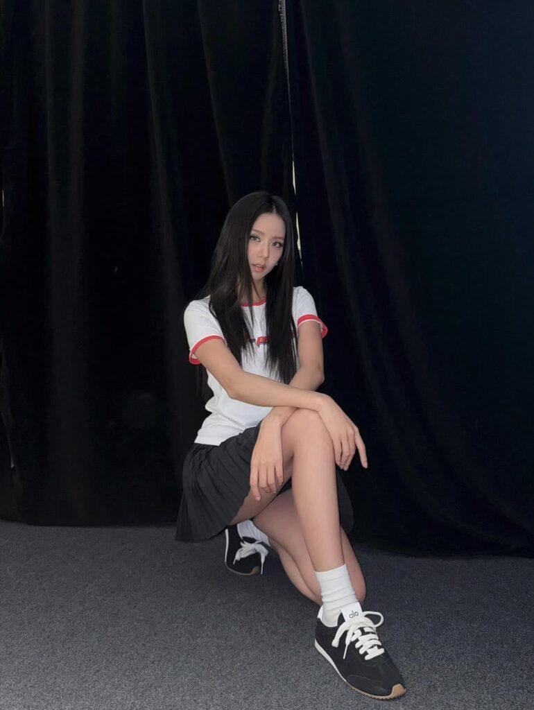 250818 تحديث JISOO IG