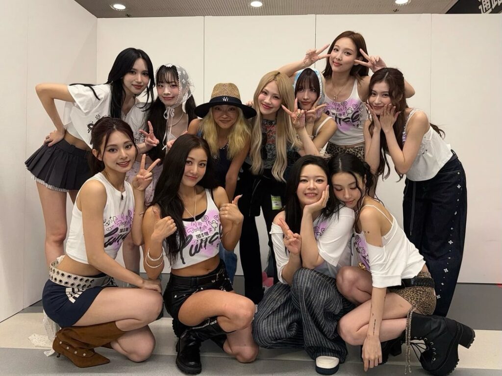 250805 Ibuki.Japan Instagram Update-WSWF Osaka Ojo Gang Team Leader Ibuki Imata و Kyoka من Rushball مع مرتين في أوساكا "لقد ذهبت إلى هذا في أوساكا! 🐙 فيديو يوتيوب اليوم أمر فرحان-مضحكة للغاية ، لذا تحقق من ذلك! 😆👽 لول"