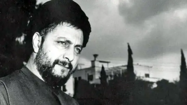 صورة بالأبيض والأسود لموسى الصدر