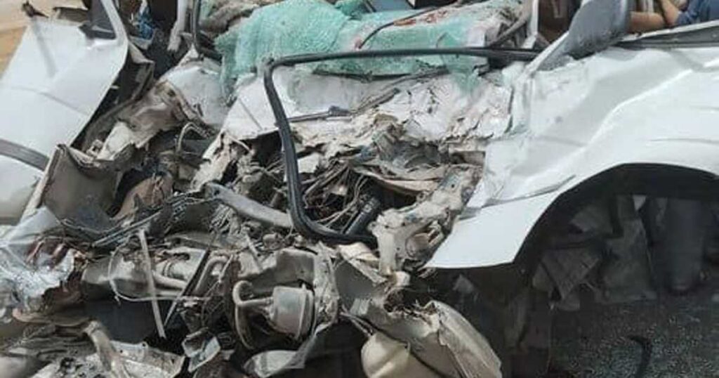 قتلى بحادث مروع في مصر.. وحديث عن “فلاشة أغاني” قتلى بحادث مروع في مصر.. وحديث عن "فلاشة أغاني"