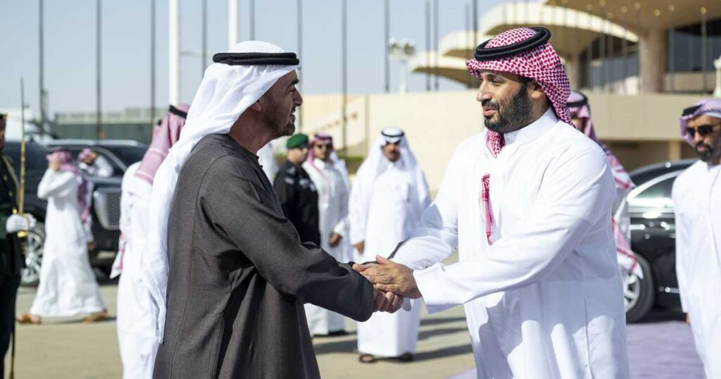 محمد بن زايد ومحمد بن سلمان يبحثان العلاقات الأخوية محمد بن زايد ومحمد بن سلمان يبحثان العلاقات الأخوية