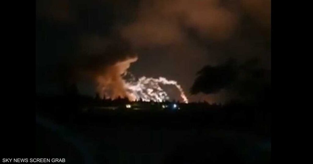 فيديو.. غارات إسرائيلية “عنيفة” على حمص واللاذقية في سوريا فيديو.. غارات إسرائيلية "عنيفة" على حمص واللاذقية في سوريا