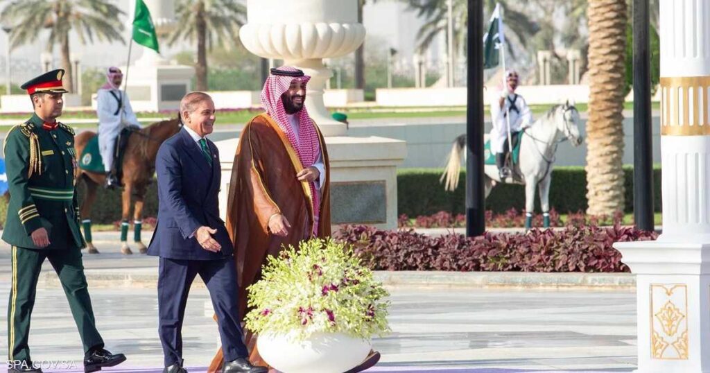 مسؤول سعودي: الاتفاقية مع باكستان تشمل جميع الوسائل العسكرية