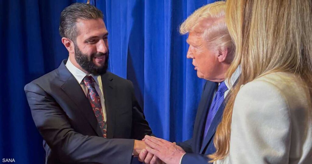 بالصور.. ترامب يلتقي الشرع في نيويورك بالصور.. ترامب يلتقي الشرع في نيويورك