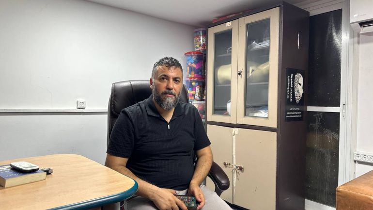 صورة ٣_ فاطمة محمود الجزيرة نت جنين فلسطين_ مصطفى شتى المدير العام لمسرح الحرية