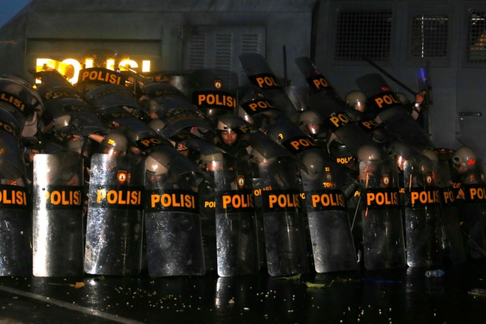 20 مفقودا عقب احتجاجات في إندونيسيا