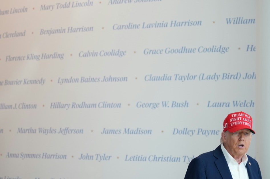 الشائعات حول صحة ترامب تتواصل بالرغم من نفيها رسميا الشائعات حول صحة ترامب تتواصل بالرغم من نفيها رسميا