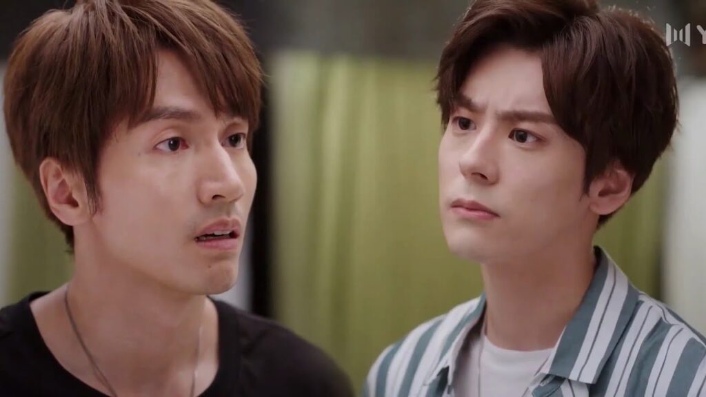 لا يتحمل ان يرى الفتاة التي يحبها تتعرض للسوء من قبل حبيبها 🔥(عد نجومك المحظوظة )