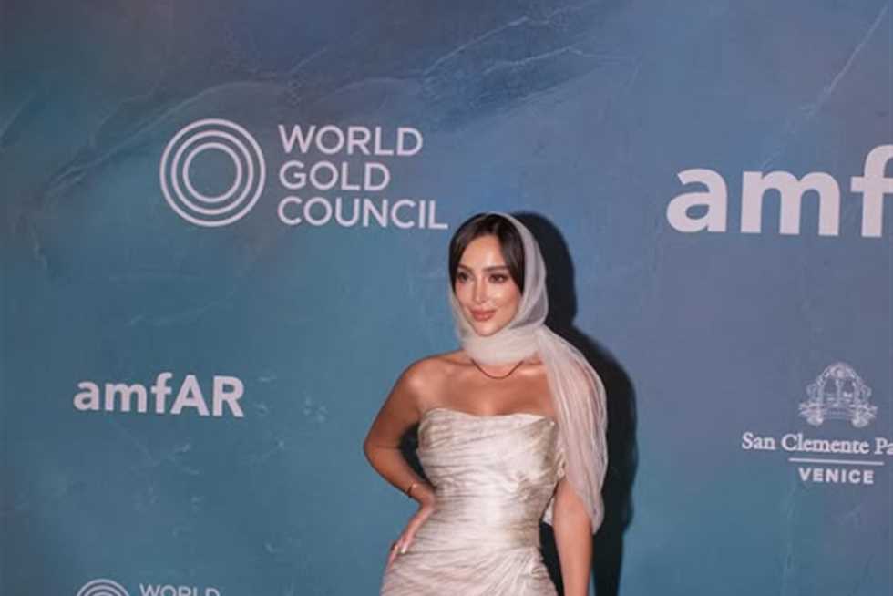 رقصت في إحداها أمام مسجدين شهيرين.. 3 مواقف جدلية لـ بسمة بوسيل طليقة تامر حسني