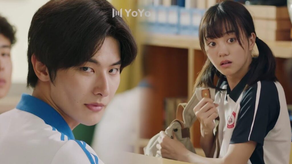 تنتقل الى مدرسة جديدة و تقع في حب الطالب المتهور الذي يدخل من النافذة ❤️( نهر يجري خلاله )