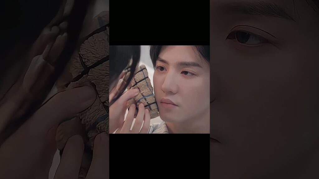 جرعة رومانسية 💕 #HiddenLove #حب_خفي #zhaolusi #chenzheyuan #cdrama #youku #rosyzhao #جاو_لوسي #لوسي