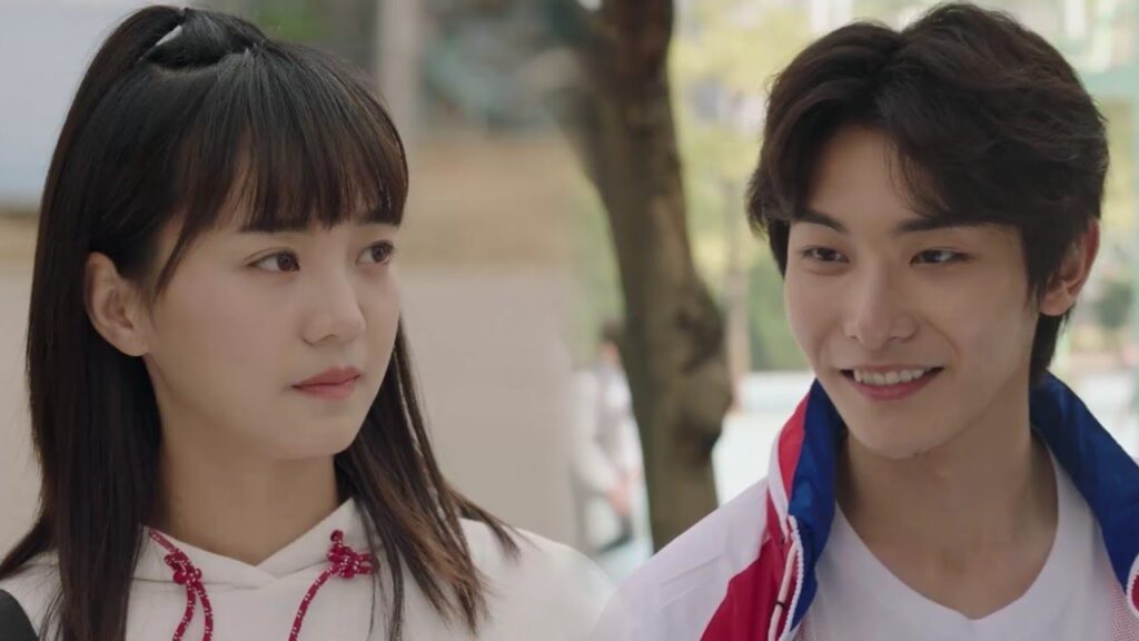 يمزح معها لكن تنزلق قدمها و تقع من الدرج❤️ ( نهر يجري خلاله )