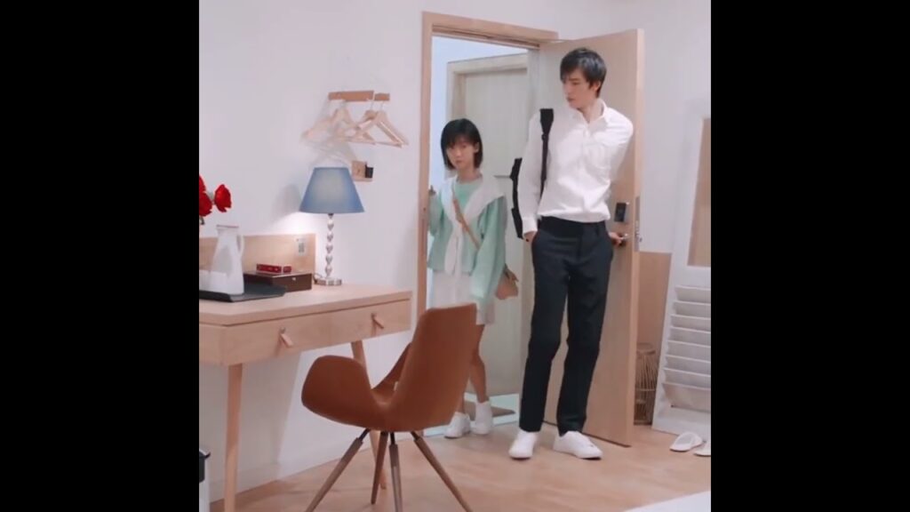 نتشارك السرير !! 👀😱😱 #professionalsingle #songyiren #dengchaoyuan #youku #عزباء_محترفة #shorts