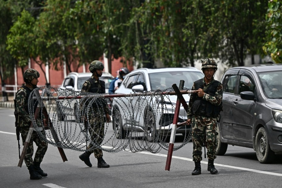 51 قتيلا على الأقل في تظاهرات النيبال خلال الأسبوع الحالي وأكثر من 12 ألف سجين لا يزالون فارين 51 قتيلا على الأقل في تظاهرات النيبال خلال الأسبوع الحالي وأكثر من 12 ألف سجين لا يزالون فارين